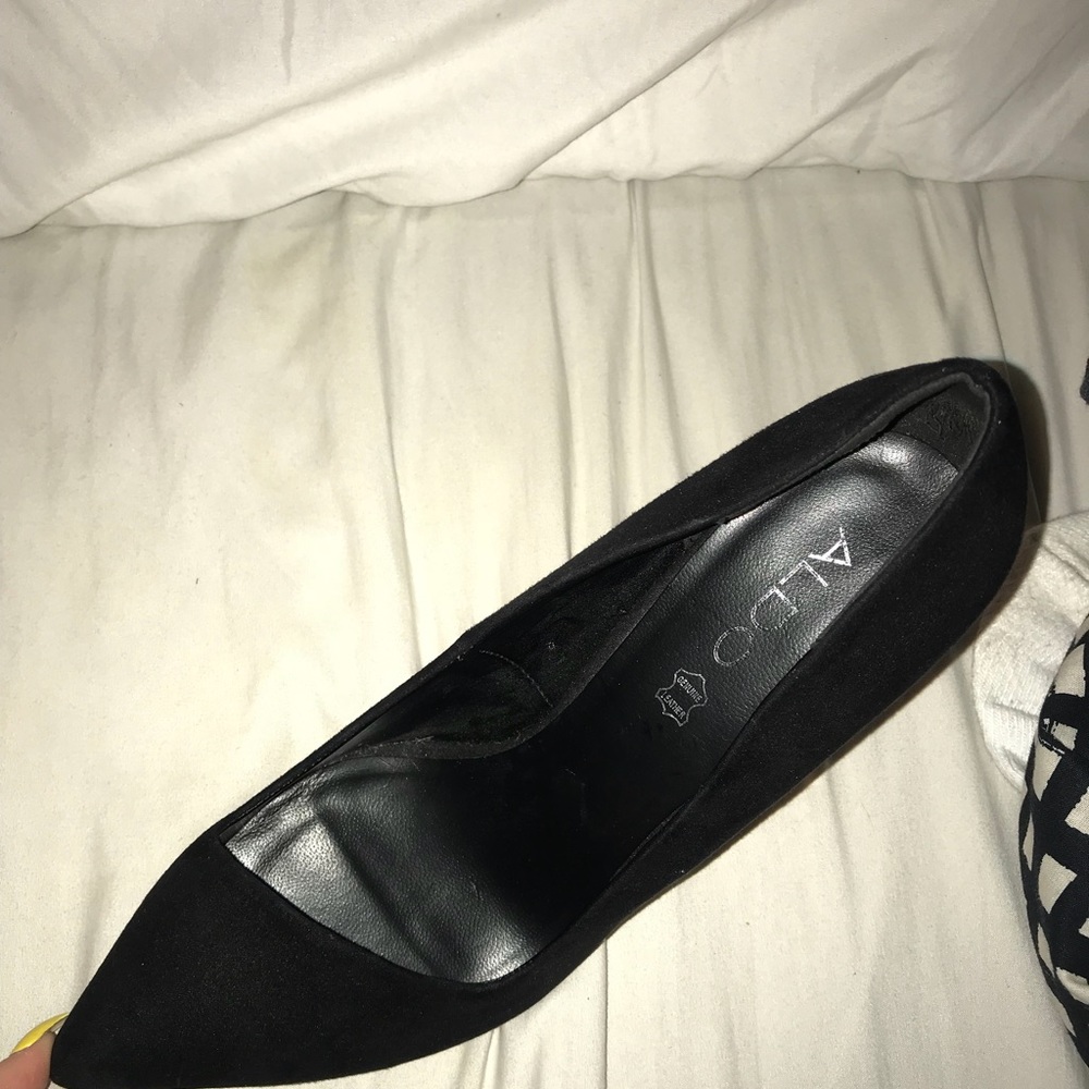 Heels - Picture 3 of 3